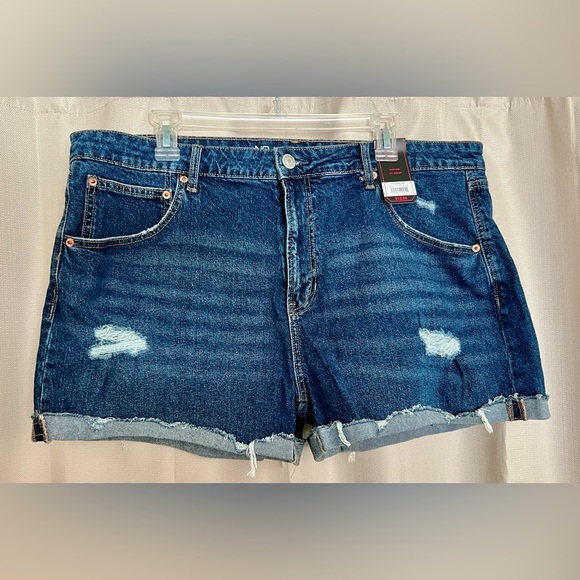 No Boundaries Women’s High-Rise Distressed Denim Shorts – Size 19 - Picture 1 of 5